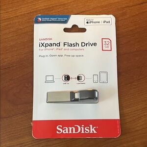 SanDisk iXpand Flash Drive 32GB - Silver